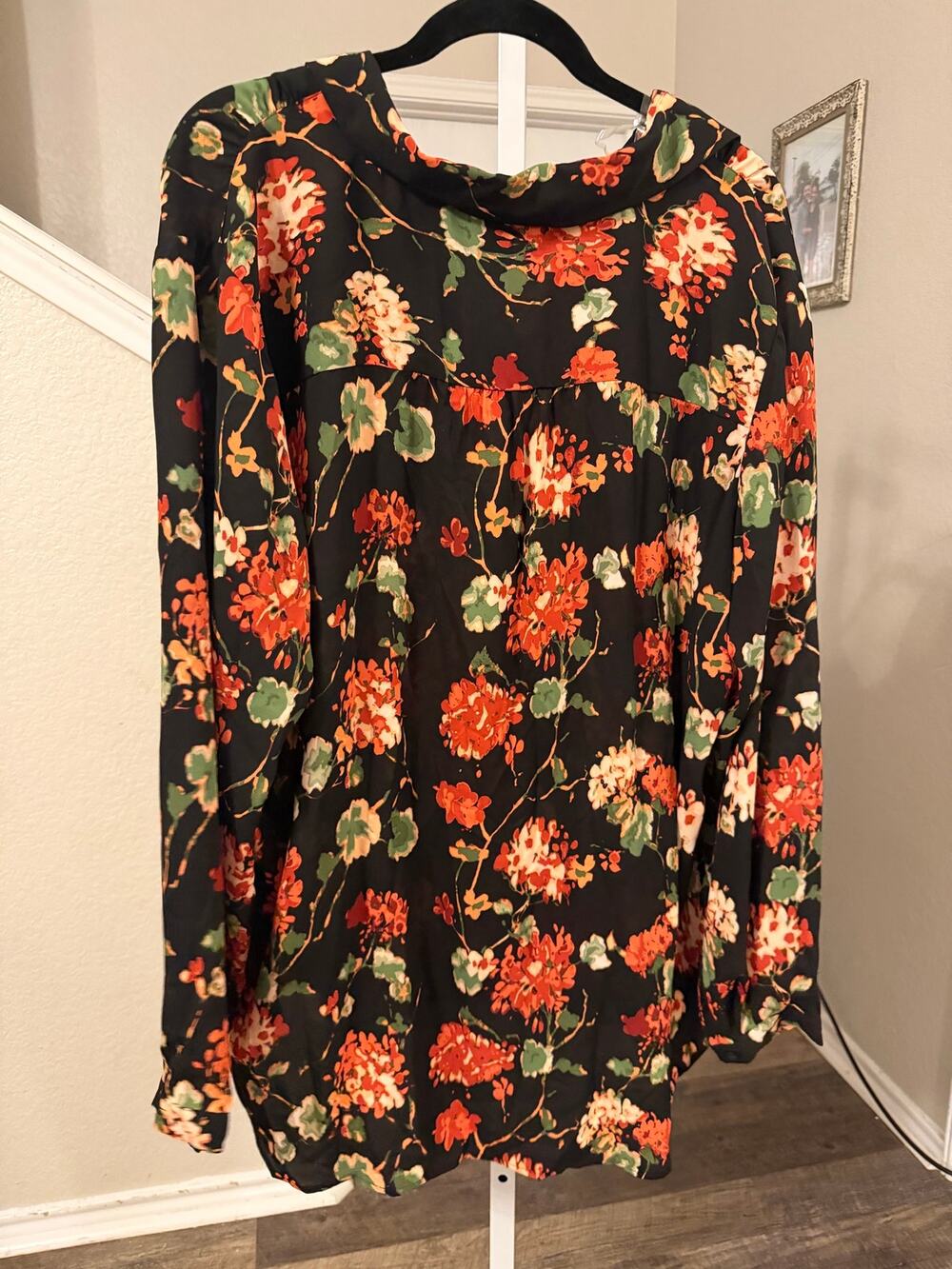 Investments Woman Floral Button Down Blouse Size 2x New With Tag